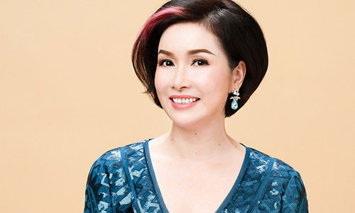 Đăng quang đã lâu, nhan sắc của Bùi Bích Phương vẫn mặn mà.