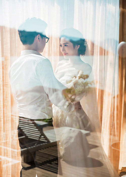 Hình ảnh Tú Anh hạnh phúc bên chồng sắp cưới. Ảnh: Phunuvagiadinh