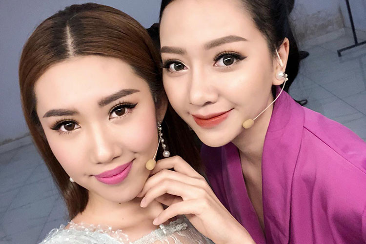 Băng Di, Thúy Ngân hội ngộ tại một gameshow. Cả hai hiện gây chú ý khi tham gia đóng phim "Gạo nếp gạo tẻ".