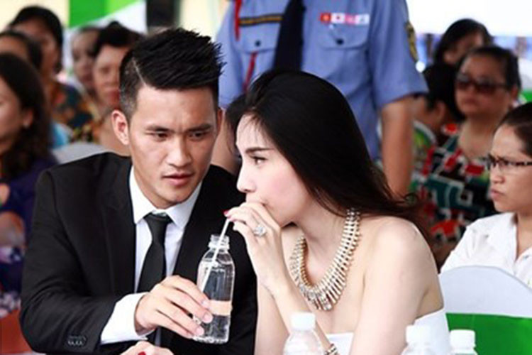 Bên nhau được gần 10 năm và có một cô con gái, tình cảm Thủy Tiên - Công Vinh vẫn rất mặn nồng. Ảnh: Phunutoday