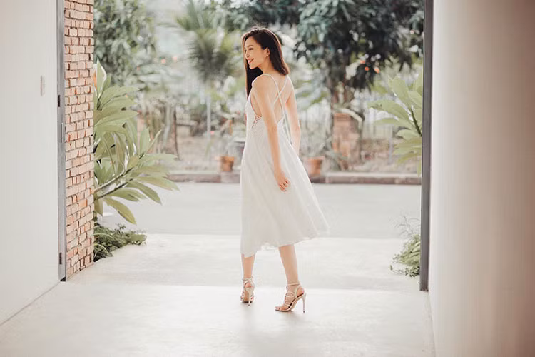 Hiền Thục tâm sự: “Mình không cần bạn nhớ mình mãi/ Chỉ cần nhớ đủ đến lúc gặp lại nhau”.