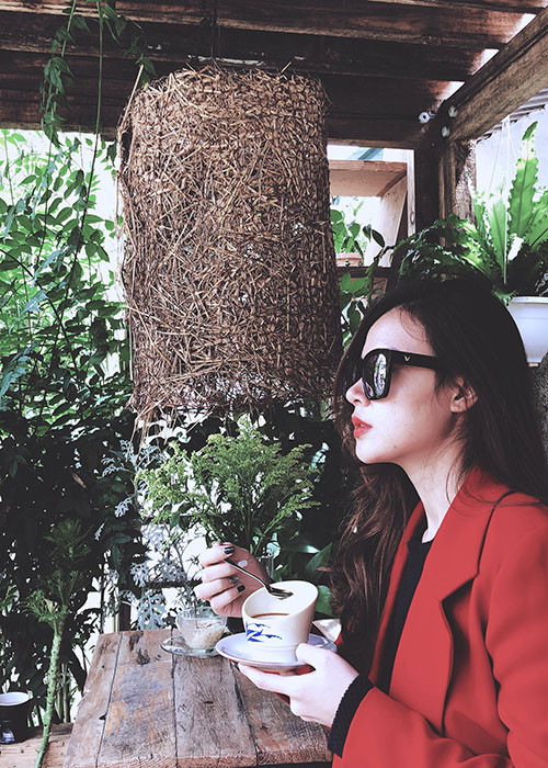 Midu thèm uống trà sữa khi đang bị cảm.