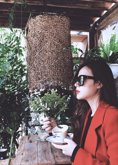 Midu thèm uống trà sữa khi đang bị cảm.