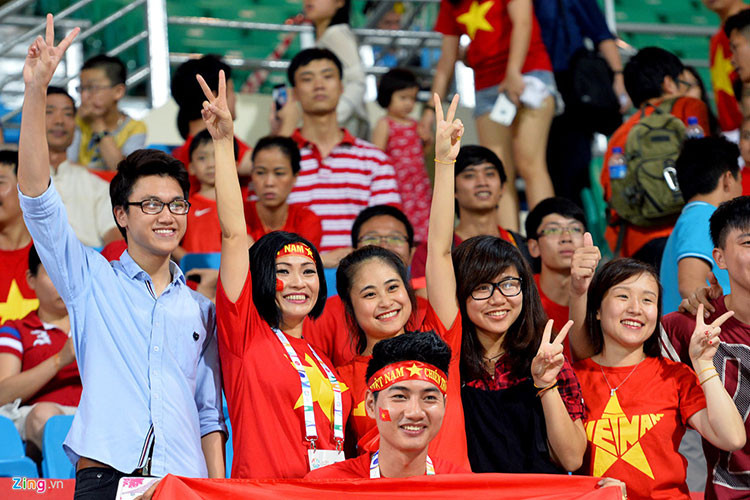 Hình ảnh Phương Thanh sang Singapore cổ vũ đội tuyển U23 Việt Nam tại Sea Games năm 2015. Ảnh: Zing