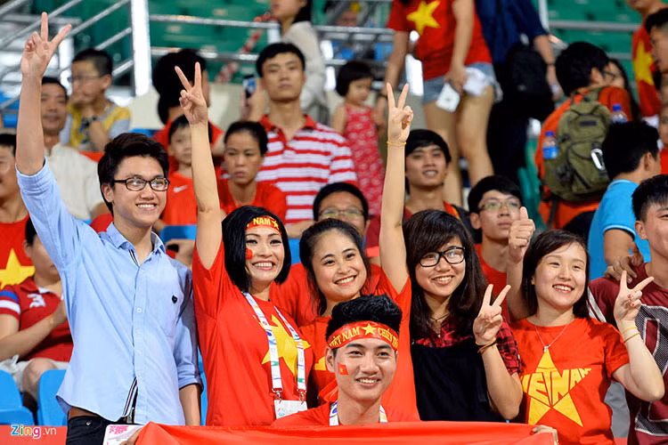Hình ảnh Phương Thanh sang Singapore cổ vũ đội tuyển U23 Việt Nam tại Sea Games năm 2015. Ảnh: Zing