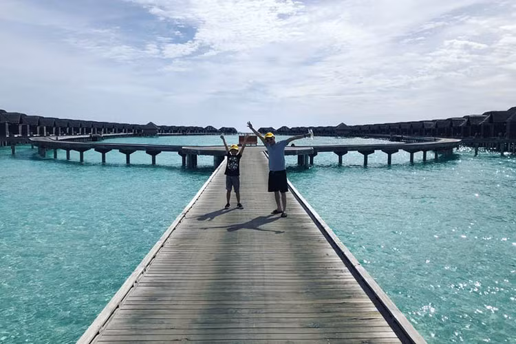 Chuyến đi của cặp đôi còn có bé Subeo - con trai của Cường Đô la.