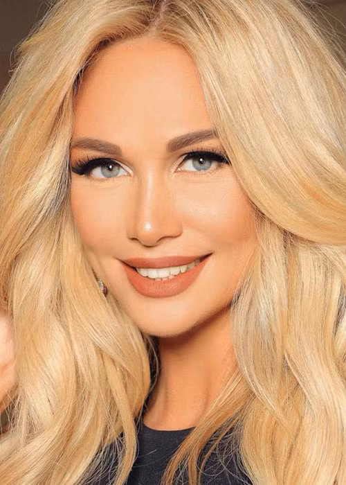 Victoria và Fyodor Smolov chung sống được 2 năm thì ly hôn. Theo lời mẹ Fyodor, Victoria dành quá nhiều thời gian cho sự nghiệp.