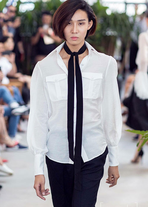 Là người mẫu lưỡng tính, chàng trai quê An Giang đắt show mặc đồ nữ hơn đồ nam.