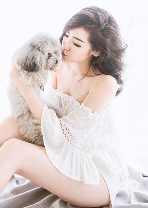 Tú Anh từng vướng nghi vấn hẹn hò doanh nhân Phillip Nguyễn, em trai BTV Ngọc Trinh nhưng cô luôn phủ nhận.