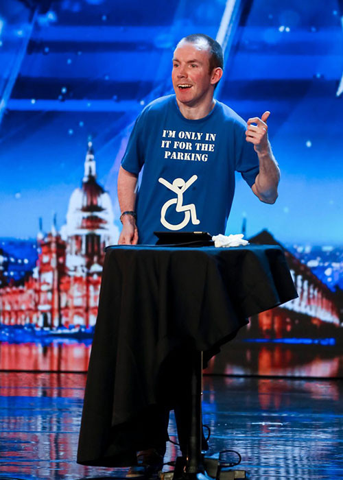 Đến với Britain's Got Talent 2018, Lost Voice Guy được đông đảo khán giả yêu mến nhờ khả năng tấu hài trời cho cũng như nghị lực vượt bệnh tật. Ảnh: Thesun