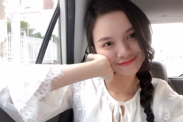 Em gái của Vũ Hoàng Điệp hiện nối gót chị gái làm người mẫu.