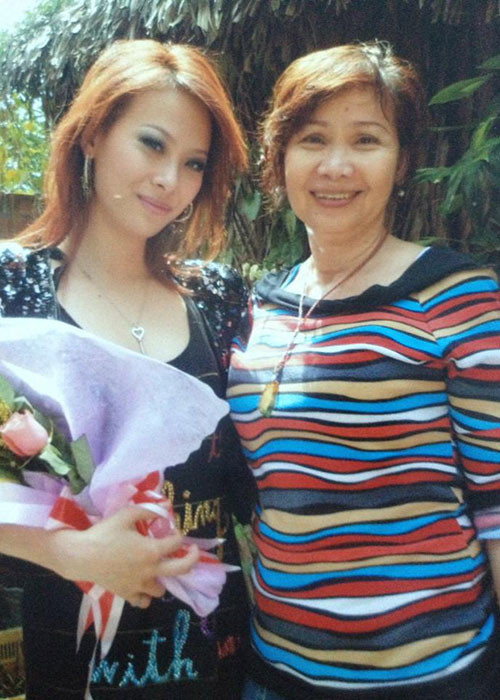 Năm 18 tuổi, Trish sang Mỹ định cư với bố. Tại Mỹ, cô làm đủ thứ nghề từ hát thánh ca tại nhà thờ, phục vụ nhà hàng đến làm bartender. Ảnh: Zing