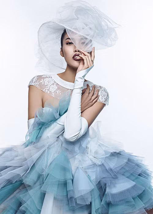 Thần thái lạnh lùng vốn có của Lan Khuê trong một bộ ảnh cưới thời trang. Ảnh: Baogiaothong