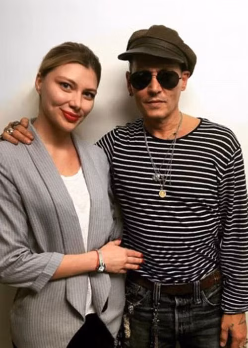 Trước đó, xuất hiện tại một bảo tàng ở Nga, nam diễn viên phim "Cướp biển vùng Caribbean" cũng lộ rõ vẻ gầy gò. Ảnh: DM