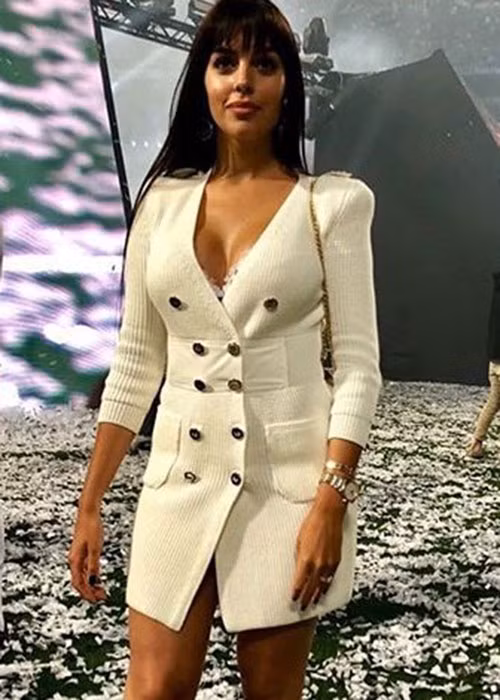 Bạn gái của Cristiano Ronaldo hiện sở hữu thân hình vô cùng quyến rũ.