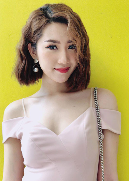 Theo lời Thúy Ngân, cô và người bạn trai đầu tiên chia tay vì gia đình anh không thích cô đóng phim. Trong cuộc tình thứ 2, Thúy Ngân dừng lại sau 2 năm hẹn hò.