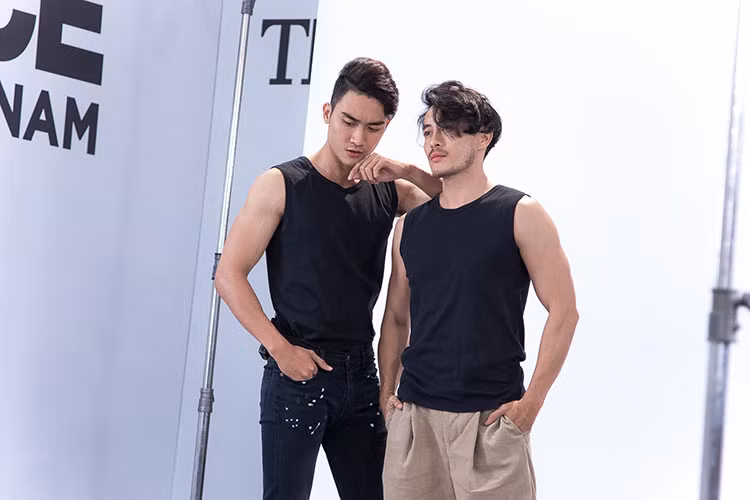 Tại thử thách photoshoot đầu tiên của chương trình, Trương Thanh Long nhanh chóng gây ấn tượng đối với 3 huấn luyện viên.