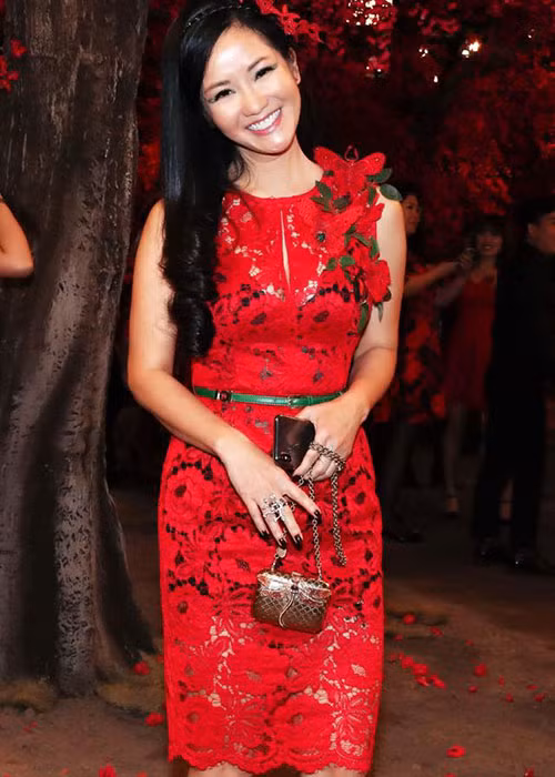 Tinh thần lạc quan cũng giúp nữ diva làng nhạc Việt giữ được nhan sắc không tuổi.