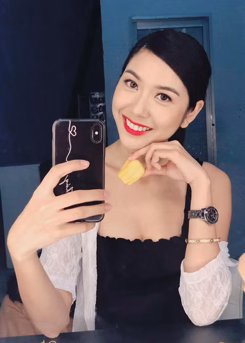 Sao Việt Á hậu Thúy Vân ngày càng xinh đẹp.