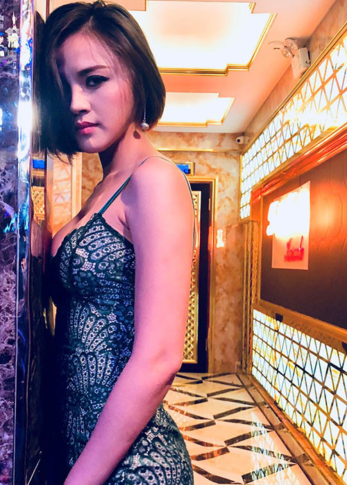 Hình ảnh Thu Quỳnh diện váy bó sát khoe vòng một khi nhập vai My "sói" trong phim "Quỳnh búp bê". Nguồn: FBNV