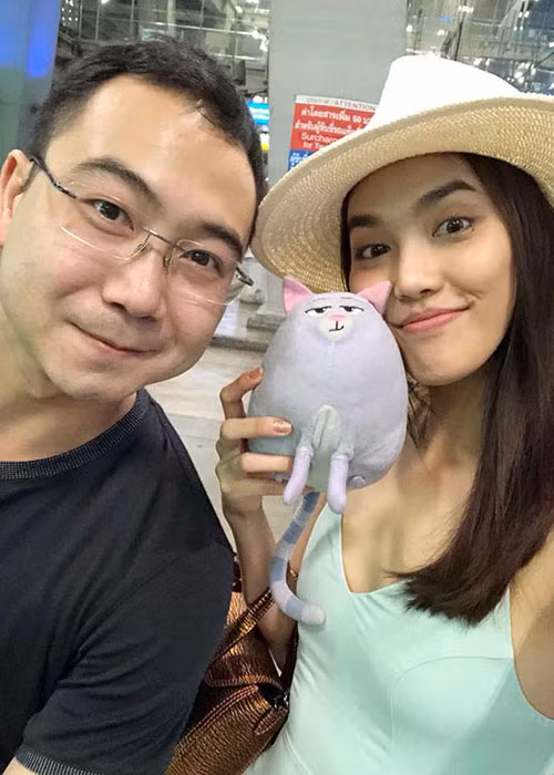 Giữa tin đồn sắp kết hôn với Lan Khuê, doanh nhân Tuấn John bất ngờ công khai hình ảnh bên bạn gái tin đồn. Ảnh: FBNV