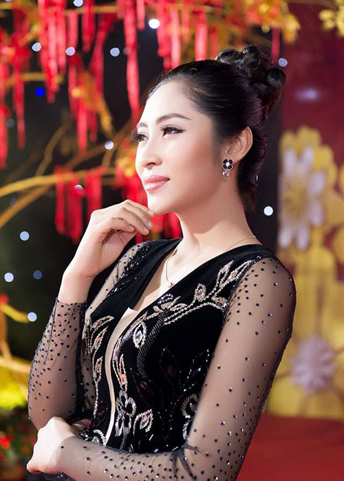 Chồng sắp cưới của Đặng Thu Thảo tên Trần Phúc Thành, sinh năm 1990, là doanh nhân kinh doanh vật liệu xây dựng.