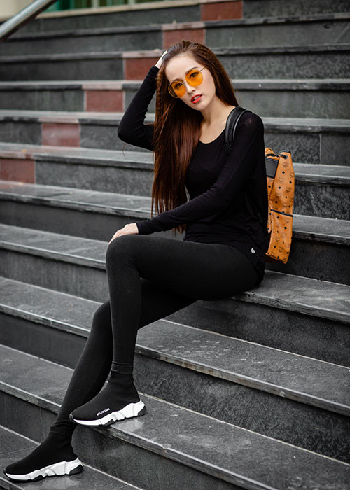 Thần thái tự tin, vẻ đẹp mặn mà cùng làn da sáng mịn giúp Mai Phương Thúy luôn trở thành tâm điểm mỗi lần xuất hiện.