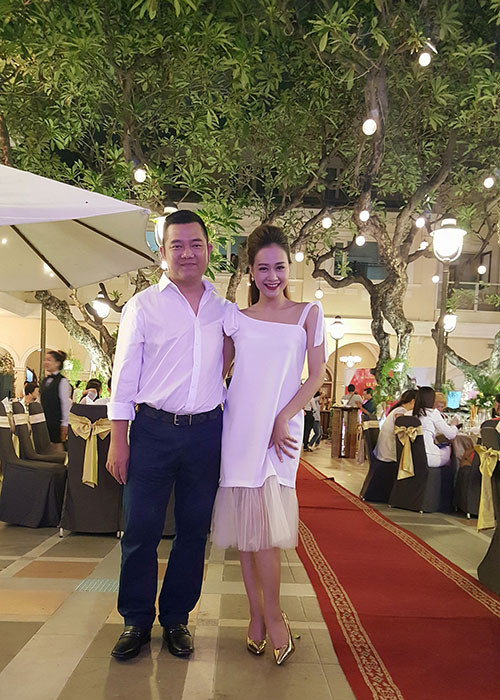 Hà Thúy Anh rất được lòng gia đình Tuấn Mario ngay từ khi hẹn hò. Ảnh: FBNV