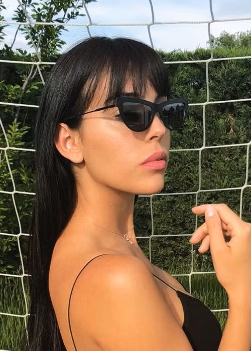 Sau khi sinh con gái, Georgina Rodriguez nhanh chóng lấy lại vóc dáng thon gọn như thời còn son rỗi.