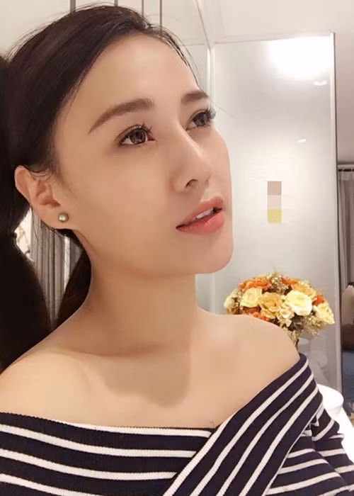 Mối tình thứ hai của Phương Oanh kết thúc cách đây hơn 1 năm. Nữ diễn viên cho hay cô hiện khó mở lòng dù được nhiều người đàn ông theo đuổi. Ảnh: FBNV