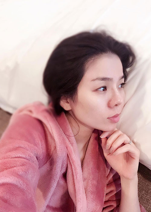 Lệ Quyên đăng tải ảnh mặt mộc không tỳ vết.