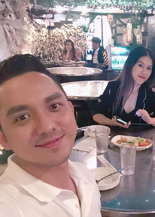 La Quốc Hùng - Ngọc Thanh Tâm cùng đi ăn trong chuyến đi Mỹ.