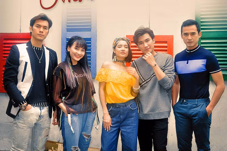 Trong khi Nhã Phương bị chê một màu, diễn quá sướt mướt, Bảo Thanh được khen ngợi lột xác. Ảnh: FBNV