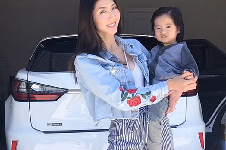 Ngọc Quyên chia sẻ, chính con trai khiến cô thay đổi rất nhiều từ một cô gái ham chơi giờ là một người phụ nữ rất có trách nhiệm.