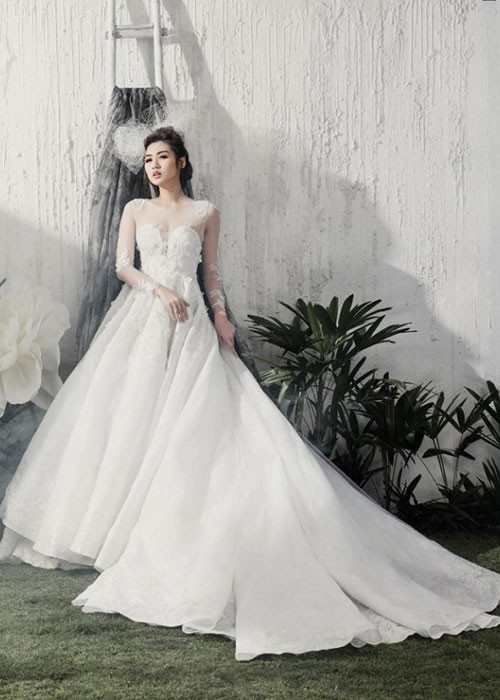 Hóa thân cô dâu trong một bộ ảnh, Tú Anh đốn tim fans bởi thần thái kiêu sa. Ảnh: Saostar