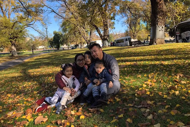 Vợ chồng sao Việt Ốc Thanh Vân đưa các con du lịch Australia.