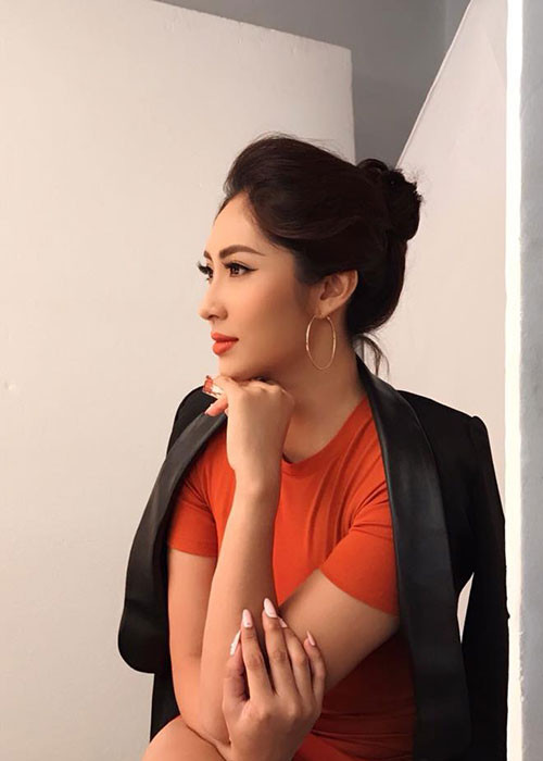 Đặng Thu Thảo miệt mài làm việc là một trong những tin tức sao Việt trong ngày 11/6.