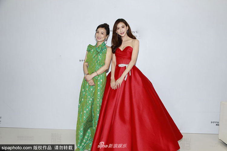 Tối ngày 20/6, Trương Đình - Lâm Chí Linh (phải) cùng tham gia một sự kiện.