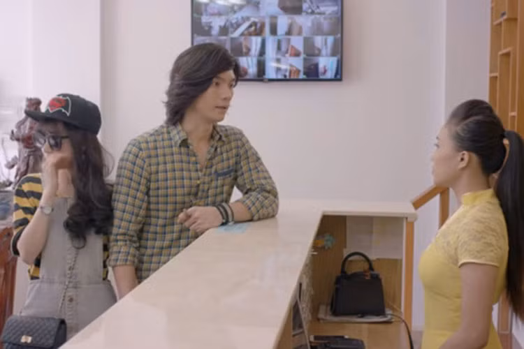 Cuối cùng, cặp đôi quyết định về nhà của Tùng và cả hai trải qua một đêm khó quên. Ảnh: VTV