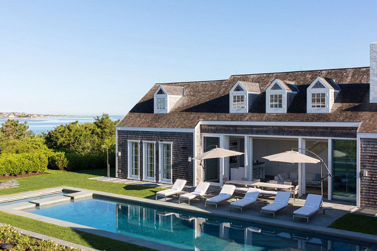 Khu nghỉ dưỡng này rộng hơn 1.600m2, được tạo nên từ 12 căn nhà riêng biệt.