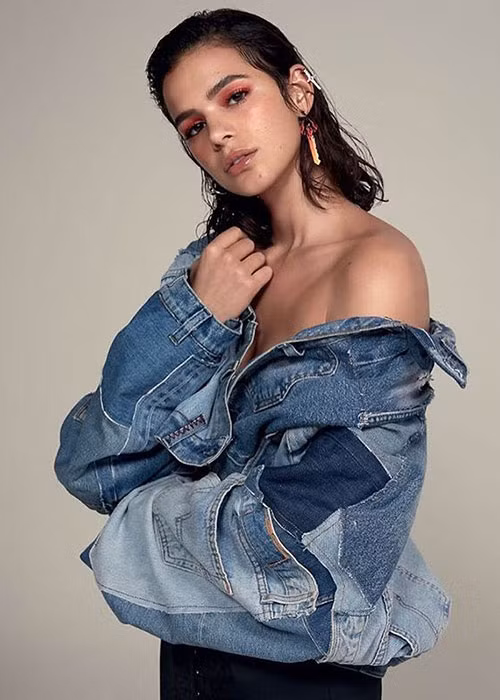 Bruna đóng phim từ năm 4 tuổi. Cách đây ít ngày, cô gây xôn xao khi có những cảnh quay táo bạo bên bạn diễn trong một chương trình. Ảnh: FBNV