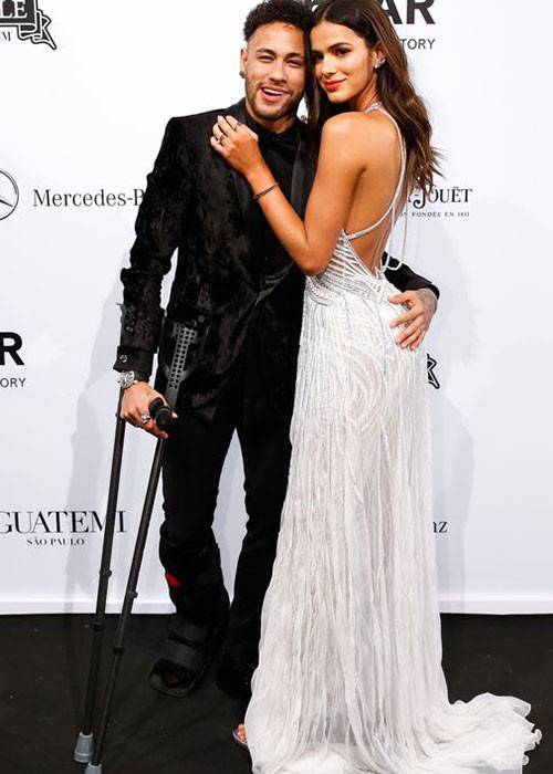 Trong khi Neymar là cầu thủ nổi tiếng thế giới, Bruna xinh đẹp, giỏi giang. Ảnh: Pinterest