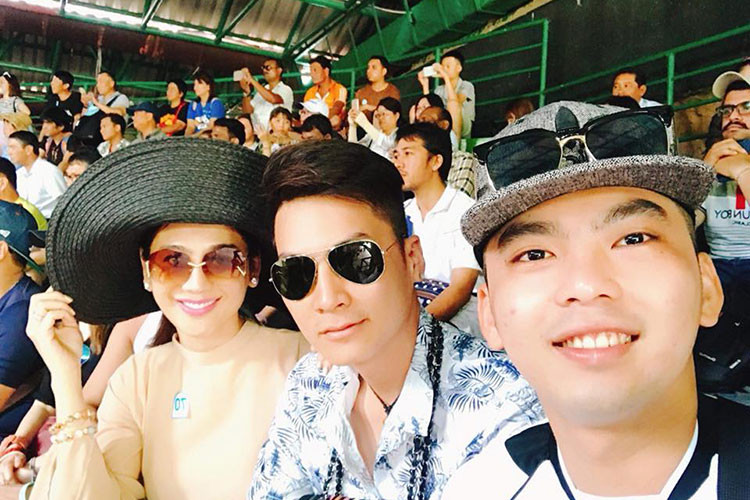 Lâm Khánh Chi cùng chồng trẻ du lịch Thái Lan.