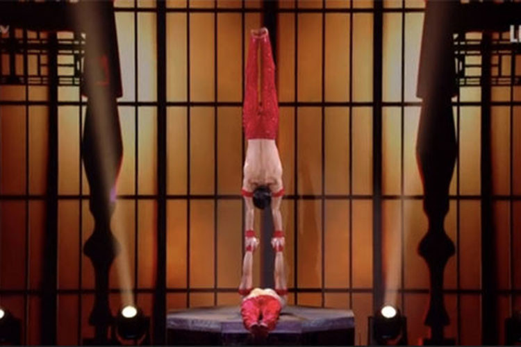 Được 2 giám khảo Simon Cowell và Alesha Dixon lựa chọn và khán giả tại trường quay bỏ phiếu ủng hộ, Quốc Cơ - Quốc Nghiệp xuất sắc bước vào chung kết. Ảnh: Mirror