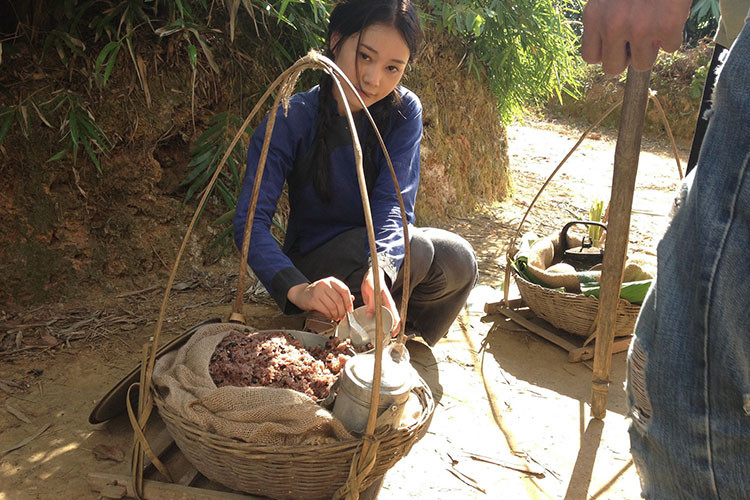 Năm 2012, Phương Oanh bắt đầu đóng phim với những vai phụ trong các bộ phim truyền hình. Ảnh: FBNV