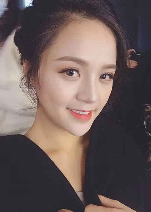 Chỉ có một mình, nữ diễn viên đôi khi cảm thấy tủi thân, chạnh lòng khi bạn bè đi đâu cũng có người đàn ông bên cạnh. Ảnh: FBNV