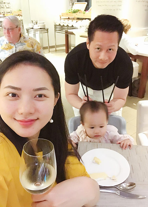 Tháng 3/2018, Phan Như Thảo từng bất ngờ chia sẻ nếu ông xã không kháng cự với 3 người lạ mặt thì con gái đã bị bắt cóc ngay giữa phố.