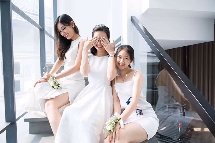 Khánh Linh năm nay 18 tuổi. Cô vừa tốt nghiệp cấp 3 và nhận được học bổng tại một trường đại học. Ảnh: FBNV