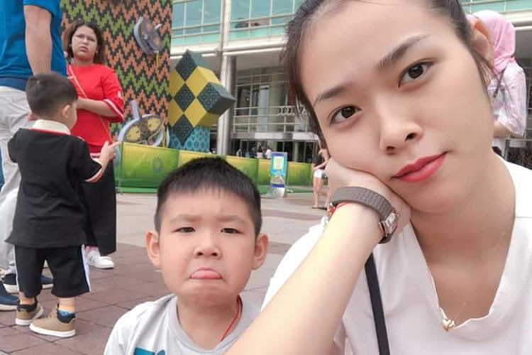 Diệp Bảo Ngọc muốn mua vé vào công viên Disneyland cho con trai.