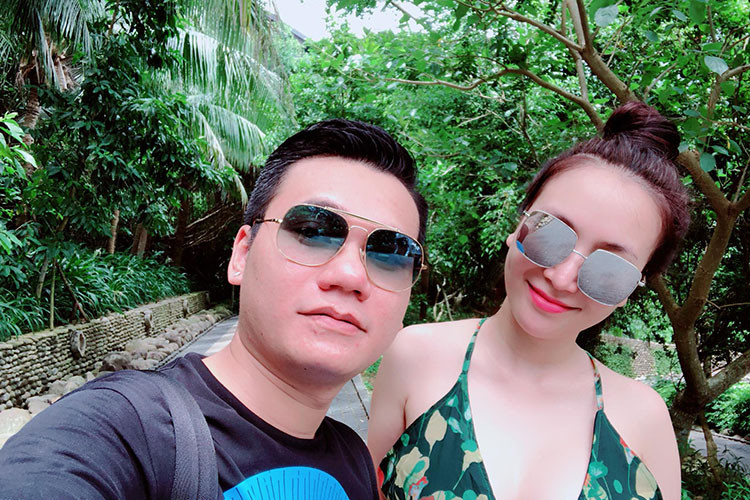 Vợ chồng Khắc Việt đi nghỉ dưỡng ở Đà Nẵng.